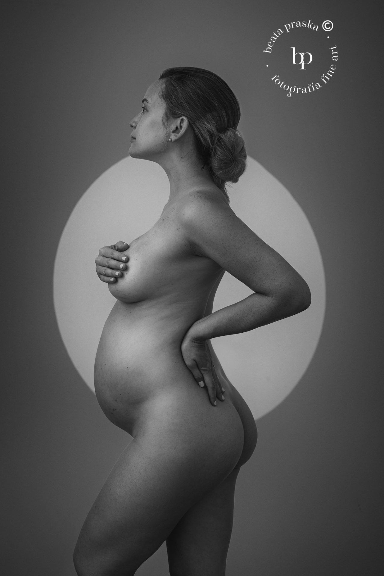 sesiones fotográficas de embarazo diferentes en Madrid por Beata Praska Fotografia