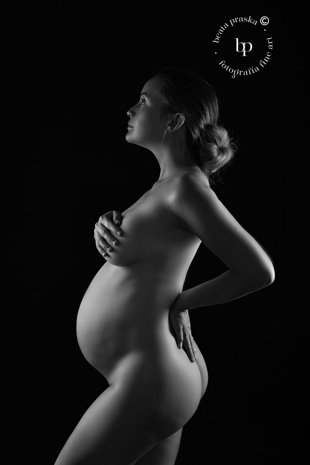 sesiones fotográficas de embarazo diferentes en Madrid por Beata Praska Fotografia