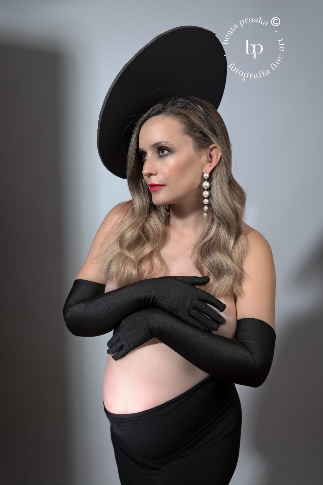 sesiones fotográficas de embarazo diferentes en Madrid por Beata Praska Fotografia