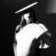 fotografia de embarazo elegante en blanco y negro